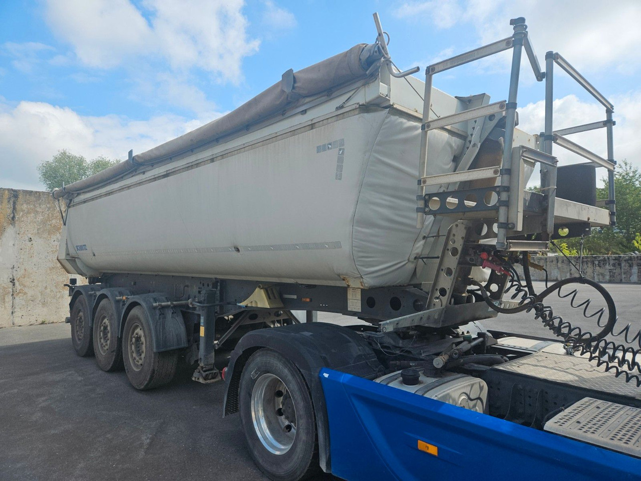 Schmitz Cargobull SKI 24 SL7.2 Stahlmulde Halbschale Thermomulde - Volquete semirremolque: foto 1 Schmitz Cargobull SKI 24 SL7.2 Stahlmulde Halbschale Thermomulde - Volquete semirremolque: foto 1