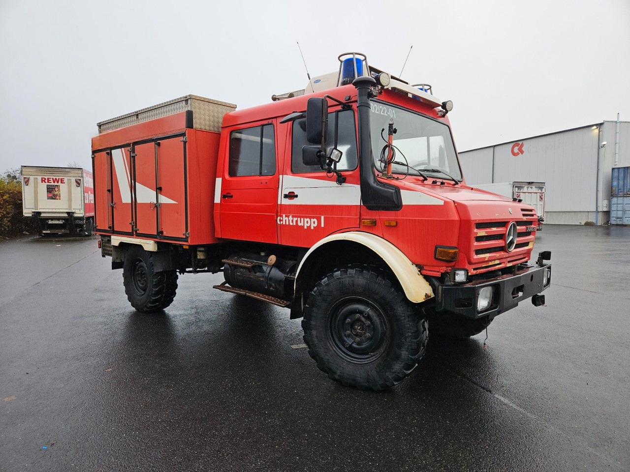 Unimog U4000 4x4 DOKA Tanklöschfahrzeug Feuerwehr - Cisterna camión: foto 1 Unimog U4000 4x4 DOKA Tanklöschfahrzeug Feuerwehr - Cisterna camión: foto 1