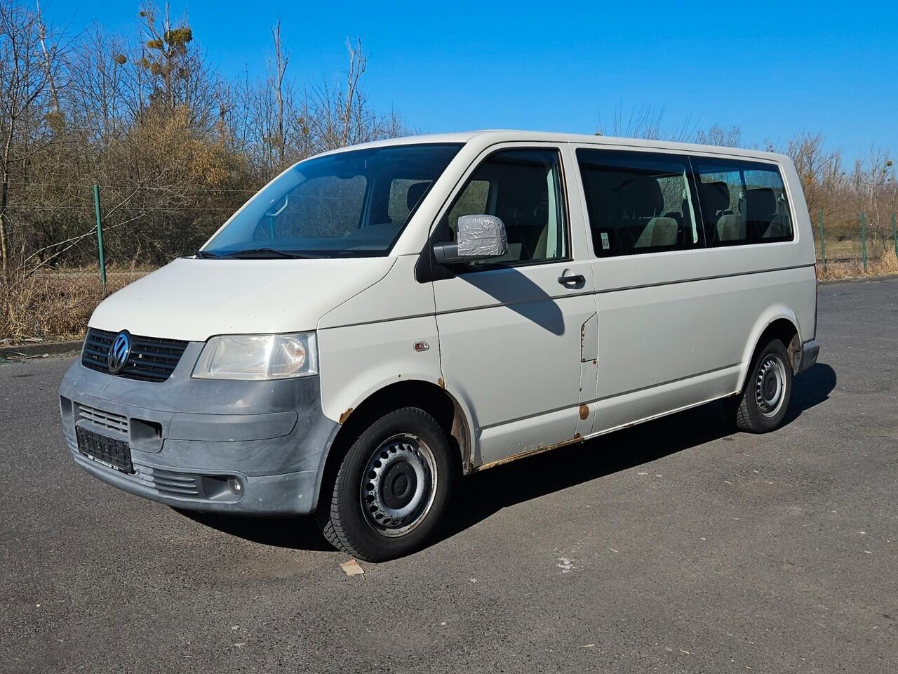 Volkswagen T5 - 9 Sitzer - Minibús, Furgoneta de pasajeros: foto 1 Volkswagen T5 - 9 Sitzer - Minibús, Furgoneta de pasajeros: foto 1