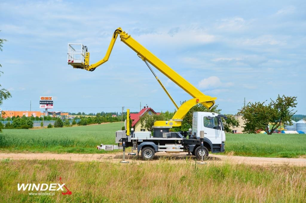 Camión con plataforma elevadora Palfinger P 300 KS: foto 12