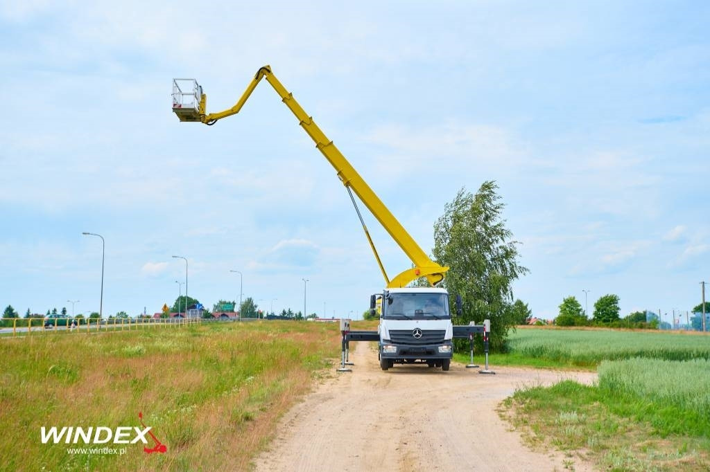 Camión con plataforma elevadora Palfinger P 300 KS: foto 17