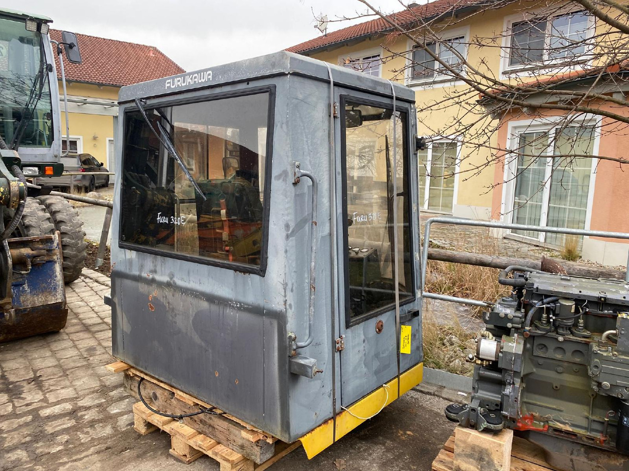 Furukawa 320 E - Cabina para Maquinaria de construcción: foto 4 Furukawa 320 E - Cabina para Maquinaria de construcción: foto 4