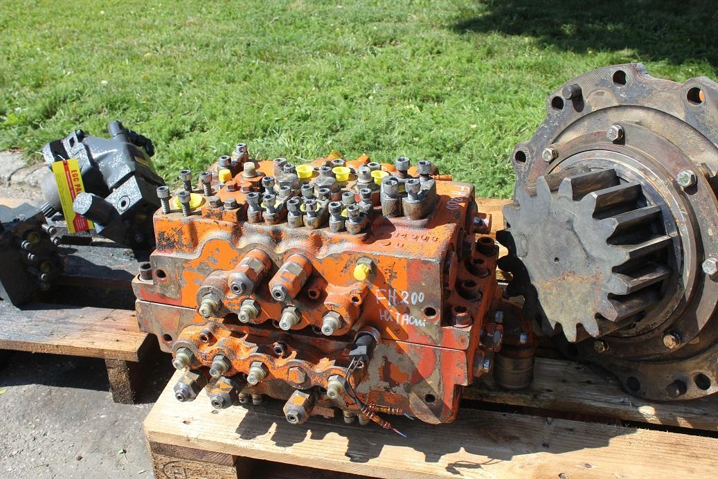 Hitachi FH 200-3 - Válvula hidráulica para Maquinaria de construcción: foto 2 Hitachi FH 200-3 - Válvula hidráulica para Maquinaria de construcción: foto 2