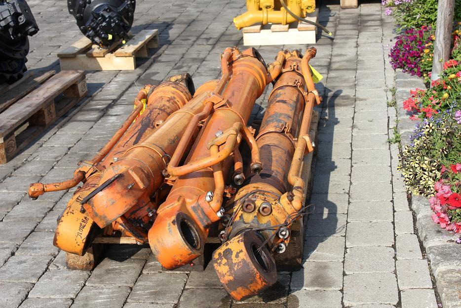 Hitachi FH 200 LC - Cilindro hidráulico para Maquinaria de construcción: foto 1 Hitachi FH 200 LC - Cilindro hidráulico para Maquinaria de construcción: foto 1