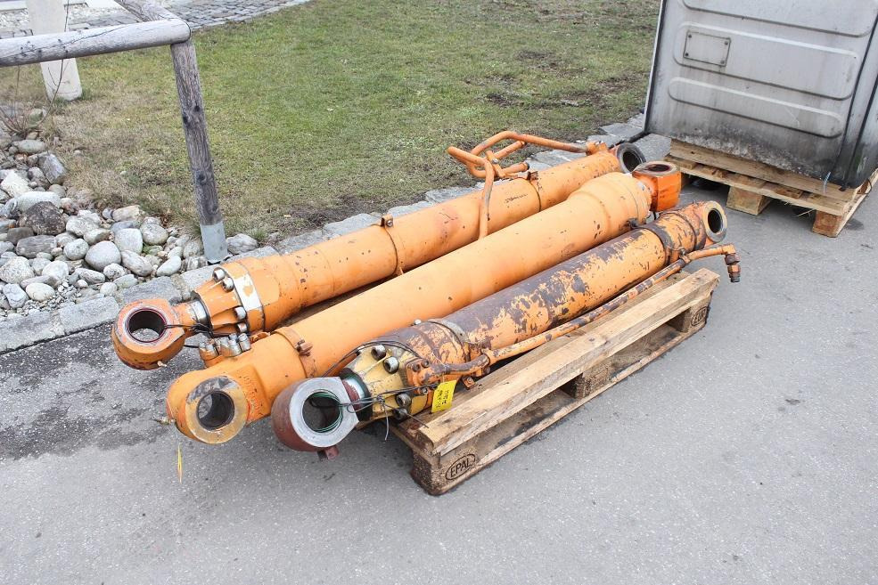 Hitachi FH 220 LC - Cilindro hidráulico para Maquinaria de construcción: foto 3 Hitachi FH 220 LC - Cilindro hidráulico para Maquinaria de construcción: foto 3