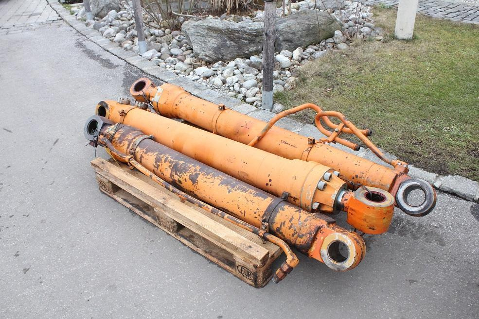 Hitachi FH 220 LC - Cilindro hidráulico para Maquinaria de construcción: foto 5 Hitachi FH 220 LC - Cilindro hidráulico para Maquinaria de construcción: foto 5