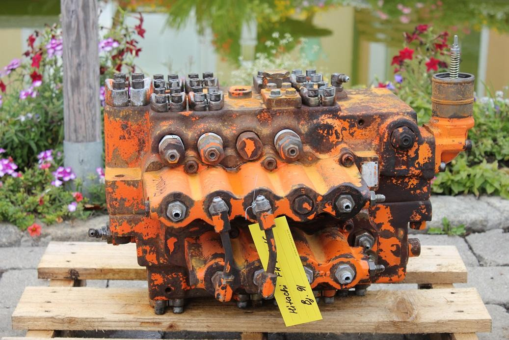 Hitachi FH200LC - Válvula hidráulica para Maquinaria de construcción: foto 1 Hitachi FH200LC - Válvula hidráulica para Maquinaria de construcción: foto 1