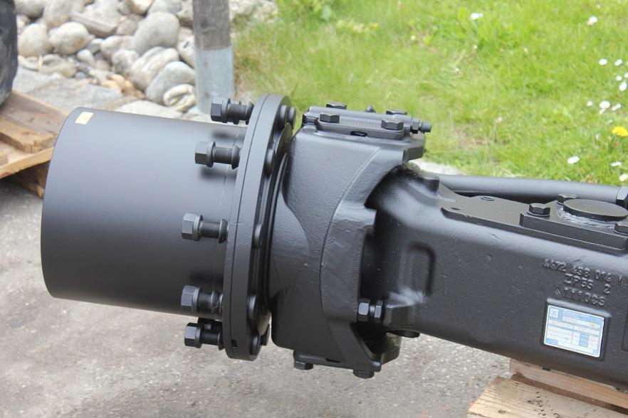 Hitachi ZX 190W / ZF MS 3060 - Eje y piezas para Maquinaria de construcción: foto 3 Hitachi ZX 190W / ZF MS 3060 - Eje y piezas para Maquinaria de construcción: foto 3