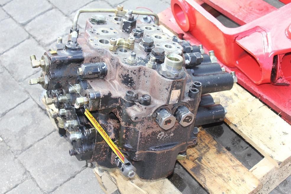 JCB 210 LC - Válvula hidráulica para Maquinaria de construcción: foto 4 JCB 210 LC - Válvula hidráulica para Maquinaria de construcción: foto 4