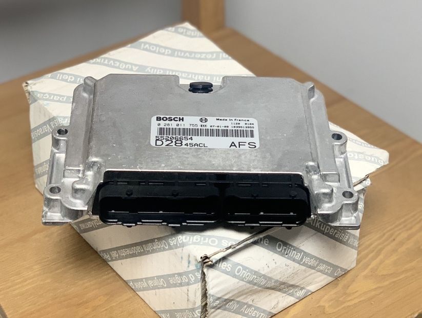 Bosch Sterownik Silnika Engine Control Ducato 2.8 HDI 281011755 for FIAT Ducato Boxer Jumper 2.8HDI 2000 - 2006 Oryginał NOWY commercial vehicle - Unidad de control para Vehículo comercial ligero: foto 1 Bosch Sterownik Silnika Engine Control Ducato 2.8 HDI 281011755 for FIAT Ducato Boxer Jumper 2.8HDI 2000 - 2006 Oryginał NOWY commercial vehicle - Unidad de control para Vehículo comercial ligero: foto 1