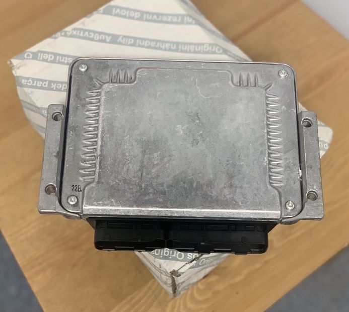 Bosch Sterownik Silnika Engine Control Ducato 2.8 HDI 281011755 for FIAT Ducato Boxer Jumper 2.8HDI 2000 - 2006 Oryginał NOWY commercial vehicle - Unidad de control para Vehículo comercial ligero: foto 2 Bosch Sterownik Silnika Engine Control Ducato 2.8 HDI 281011755 for FIAT Ducato Boxer Jumper 2.8HDI 2000 - 2006 Oryginał NOWY commercial vehicle - Unidad de control para Vehículo comercial ligero: foto 2