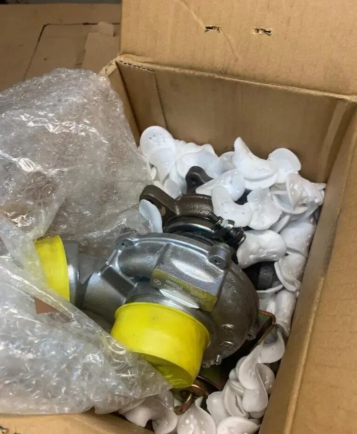 Chrysler Nowa Turbosprężarka A664096029901 PT Cruiser 2.2 CRD A664096029901 for Chrysler car - Turbocompresor para Coche: foto 1 Chrysler Nowa Turbosprężarka A664096029901 PT Cruiser 2.2 CRD A664096029901 for Chrysler car - Turbocompresor para Coche: foto 1