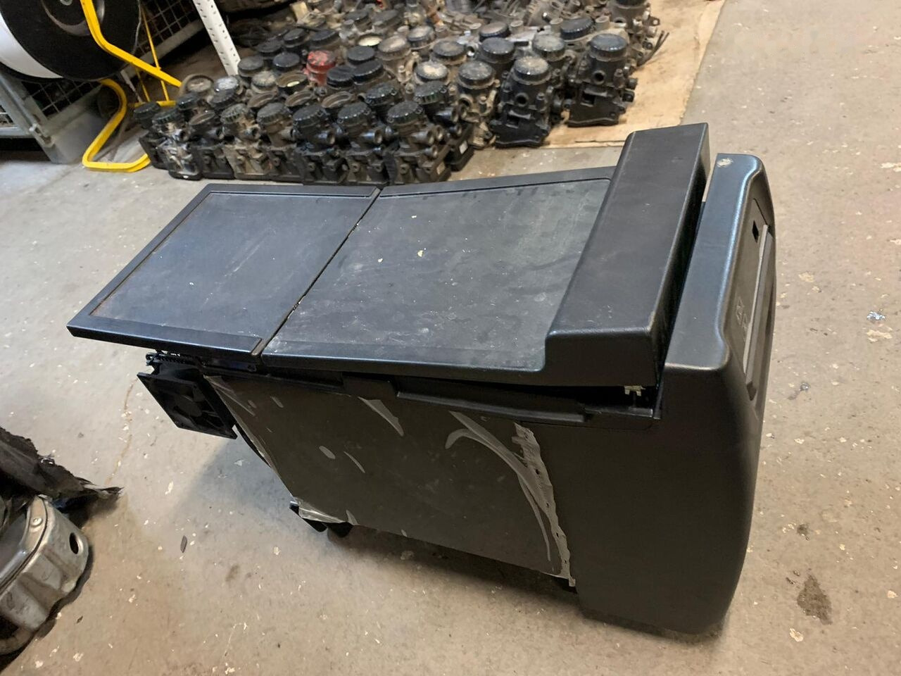 IVECO indel B 5802797207 SP940 24L stan nieznany 5802797207   IVECO - Cabina e interior para Camión: foto 5 IVECO indel B 5802797207 SP940 24L stan nieznany 5802797207   IVECO - Cabina e interior para Camión: foto 5