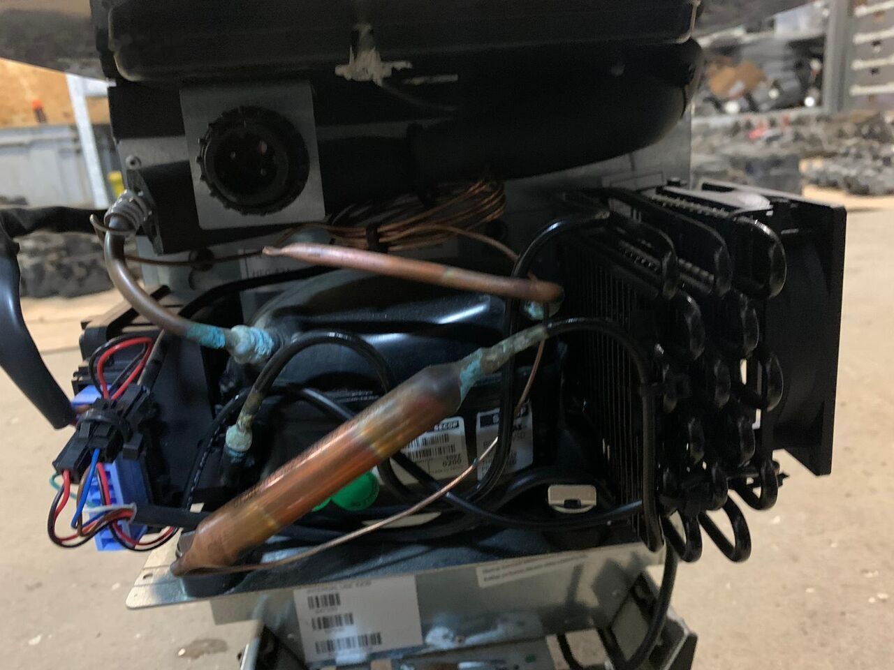 IVECO indel B 5802797207 SP940 24L stan nieznany 5802797207   IVECO - Cabina e interior para Camión: foto 3 IVECO indel B 5802797207 SP940 24L stan nieznany 5802797207   IVECO - Cabina e interior para Camión: foto 3