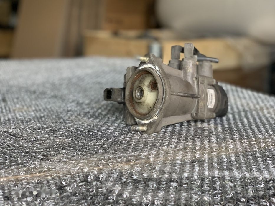 MAN zawór główny hamulcowy oryginał hurt K000926 MAN TGA K000926 - Cilindro de freno para Camión: foto 2 MAN zawór główny hamulcowy oryginał hurt K000926 MAN TGA K000926 - Cilindro de freno para Camión: foto 2