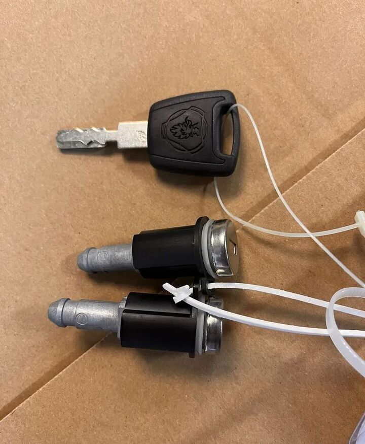 Scania Nowa Kluczyka R 1407683 / 1535125   Scania truck - Sistema eléctrico para Camión: foto 2 Scania Nowa Kluczyka R 1407683 / 1535125   Scania truck - Sistema eléctrico para Camión: foto 2