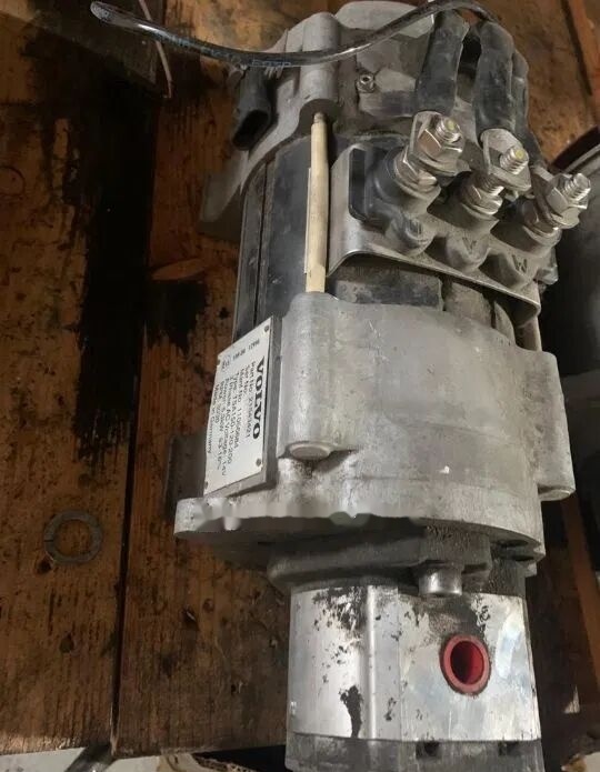 Volvo B5LH 2012 21543421 Volvo truck - Bomba de dirección para Camión: foto 3 Volvo B5LH 2012 21543421 Volvo truck - Bomba de dirección para Camión: foto 3