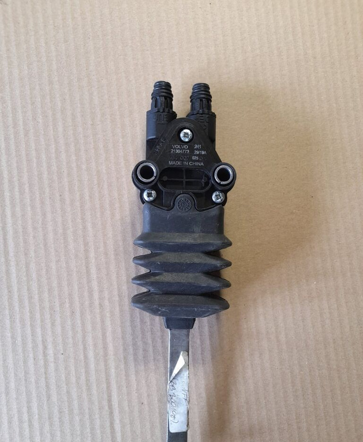 WABCO 21304773   Volvo FH / FM truck - Cabina e interior para Camión: foto 3 WABCO 21304773   Volvo FH / FM truck - Cabina e interior para Camión: foto 3