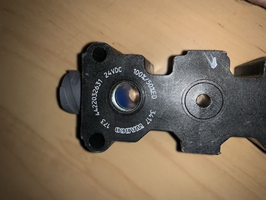 WABCO Cewka zawór osuszacza Volvo ECAS różne rodzaje Hurt części 4422032631 - Válvula de freno para Camión: foto 4 WABCO Cewka zawór osuszacza Volvo ECAS różne rodzaje Hurt części 4422032631 - Válvula de freno para Camión: foto 4