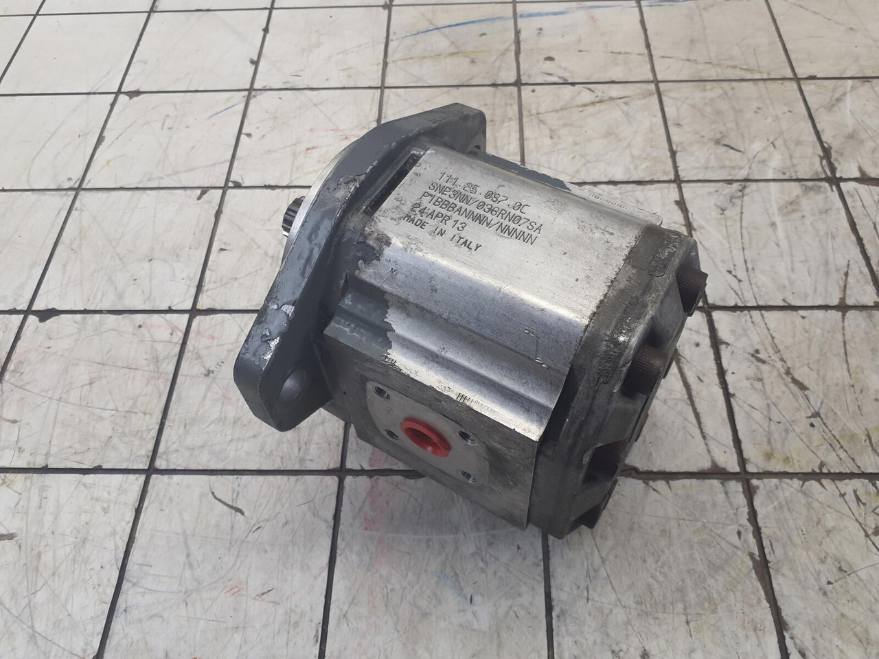 Danfoss LTM 1130-5.1 GEAR PUMP - Bomba hidráulica para Autogrúa: foto 2 Danfoss LTM 1130-5.1 GEAR PUMP - Bomba hidráulica para Autogrúa: foto 2