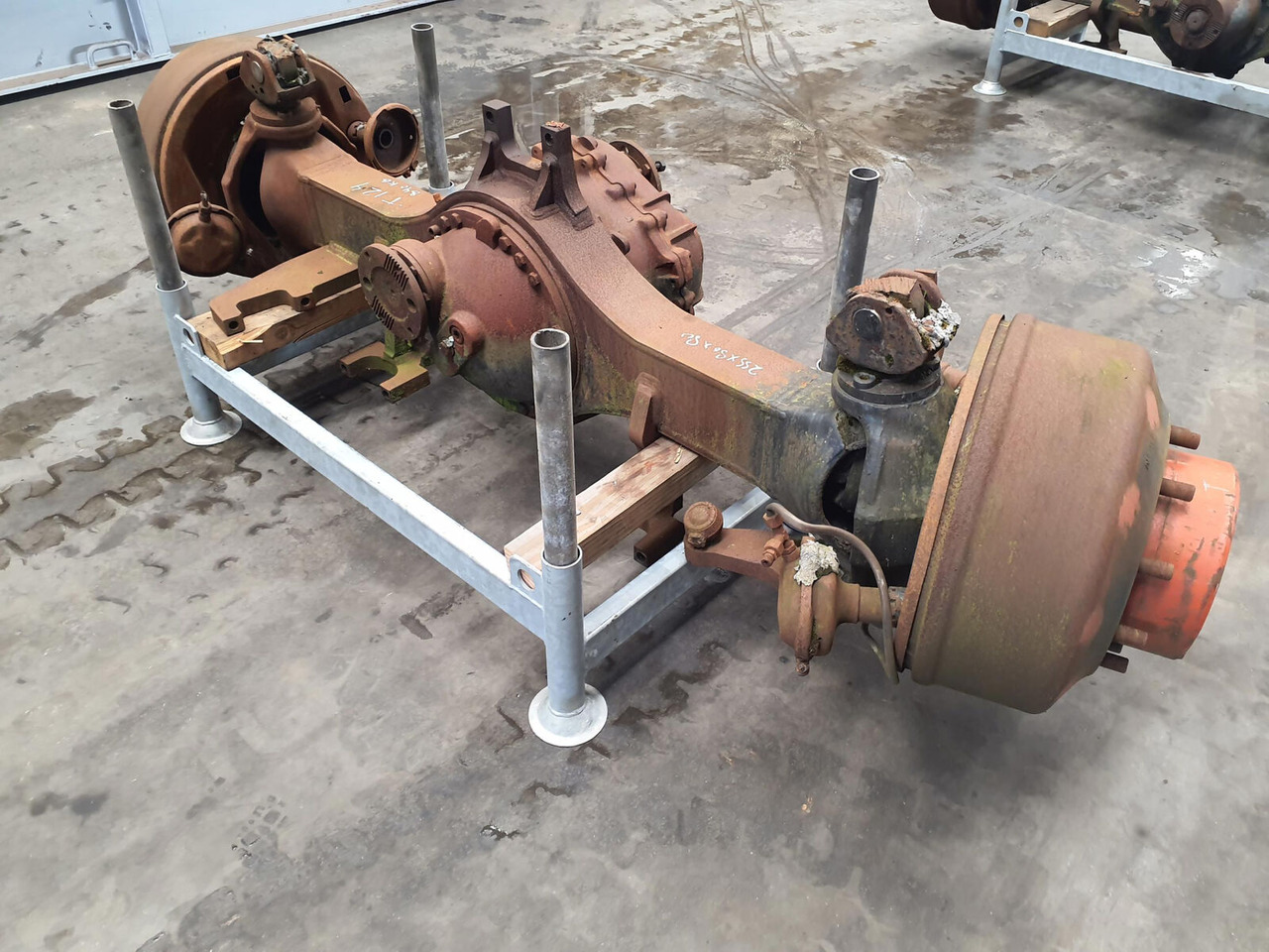 FAUN ATF 60-4 axle 2 - Eje y piezas para Autogrúa: foto 2 FAUN ATF 60-4 axle 2 - Eje y piezas para Autogrúa: foto 2