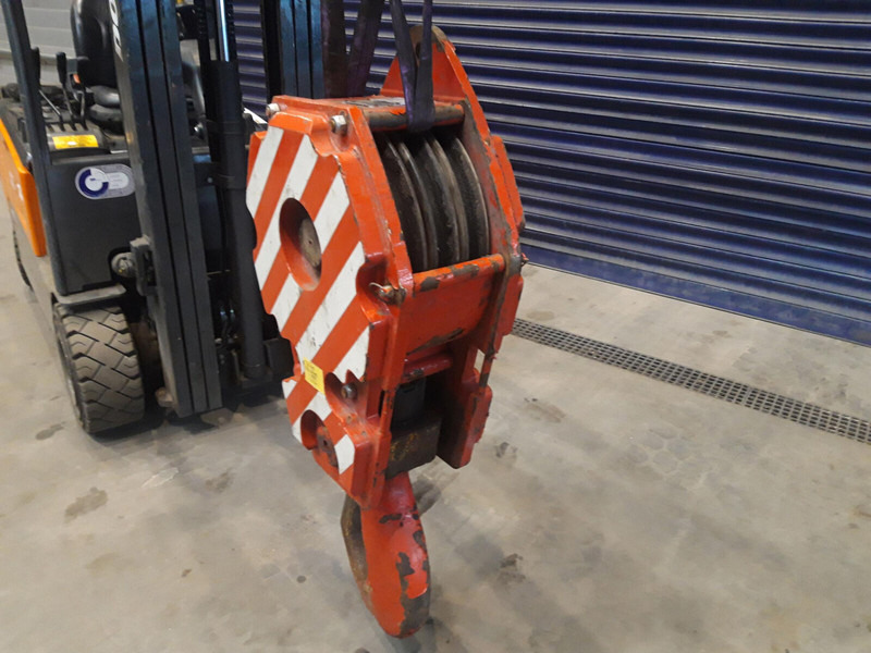 Faun Hookblock 16mm 3 sheave 32 ton - Grúa para camión: foto 1 Faun Hookblock 16mm 3 sheave 32 ton - Grúa para camión: foto 1