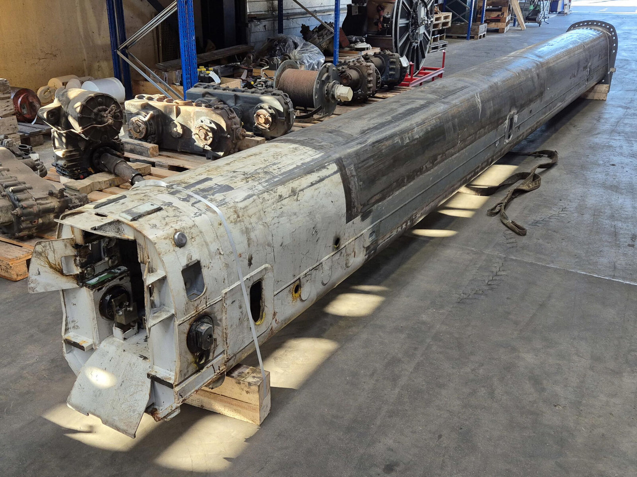 Grove GMK 3055 telescopic section 2 - Brazo para Grúa: foto 1 Grove GMK 3055 telescopic section 2 - Brazo para Grúa: foto 1