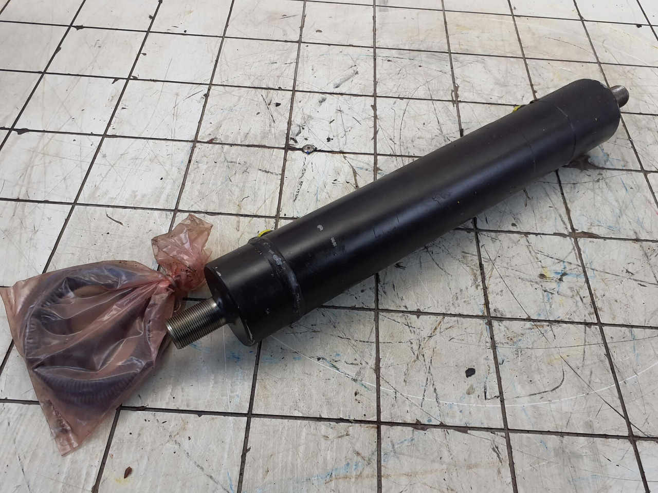 Grove GMK steering cylinder with length sensor - Cilindro hidráulico para Autogrúa: foto 2 Grove GMK steering cylinder with length sensor - Cilindro hidráulico para Autogrúa: foto 2