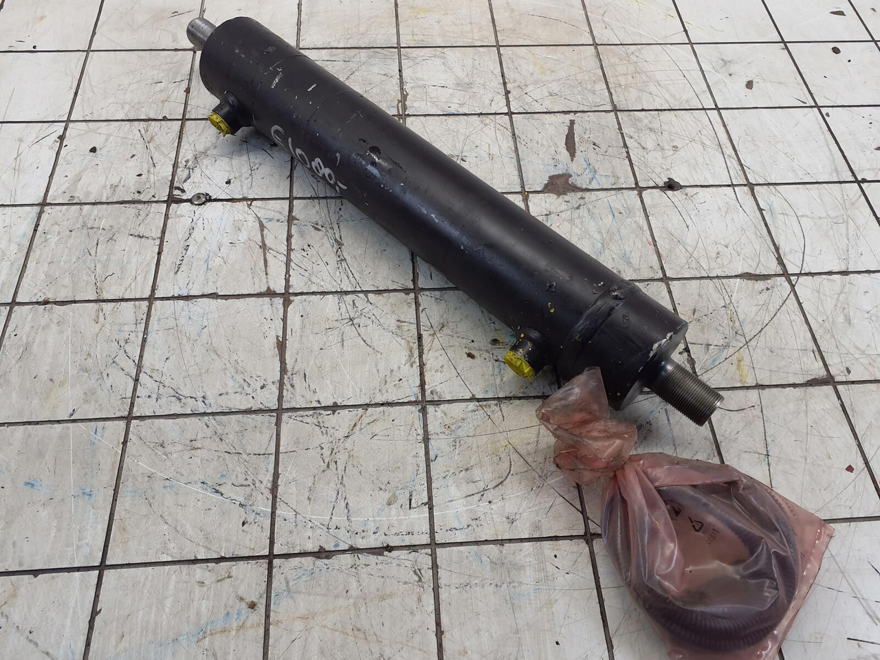 Grove GMK steering cylinder with length sensor - Cilindro hidráulico para Autogrúa: foto 2 Grove GMK steering cylinder with length sensor - Cilindro hidráulico para Autogrúa: foto 2