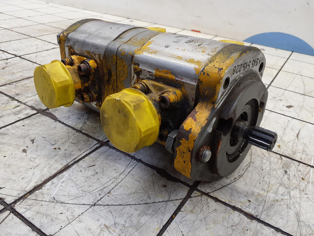 Krupp KMK 2025 dual gear pump - Bomba hidráulica para Autogrúa: foto 4 Krupp KMK 2025 dual gear pump - Bomba hidráulica para Autogrúa: foto 4