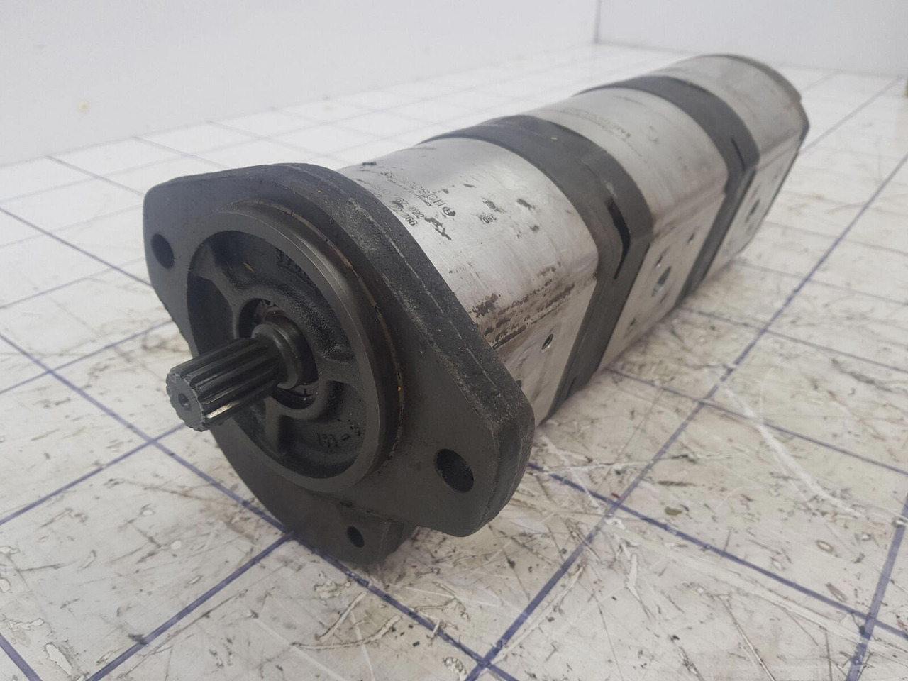 Krupp KMK 4070 three way gear pump - Bomba hidráulica para Autogrúa: foto 2 Krupp KMK 4070 three way gear pump - Bomba hidráulica para Autogrúa: foto 2