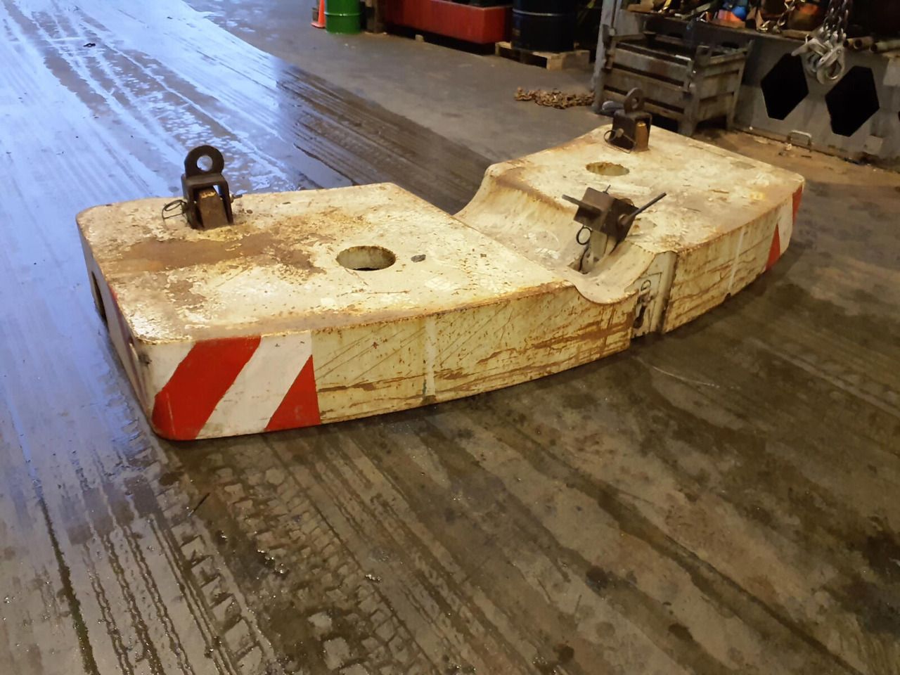 Krupp KMK 4080-5110-5120 counterweight 5,8 ton 2221831 - Contrapeso para Autogrúa: foto 1 Krupp KMK 4080-5110-5120 counterweight 5,8 ton 2221831 - Contrapeso para Autogrúa: foto 1