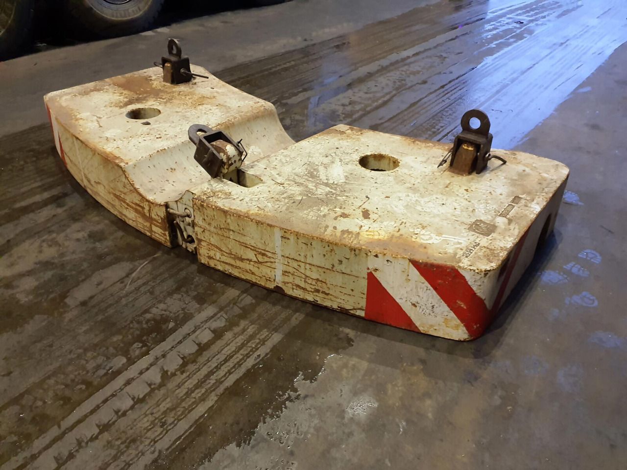 Krupp KMK 4080-5110-5120 counterweight 5,8 ton 2221831 - Contrapeso para Autogrúa: foto 2 Krupp KMK 4080-5110-5120 counterweight 5,8 ton 2221831 - Contrapeso para Autogrúa: foto 2