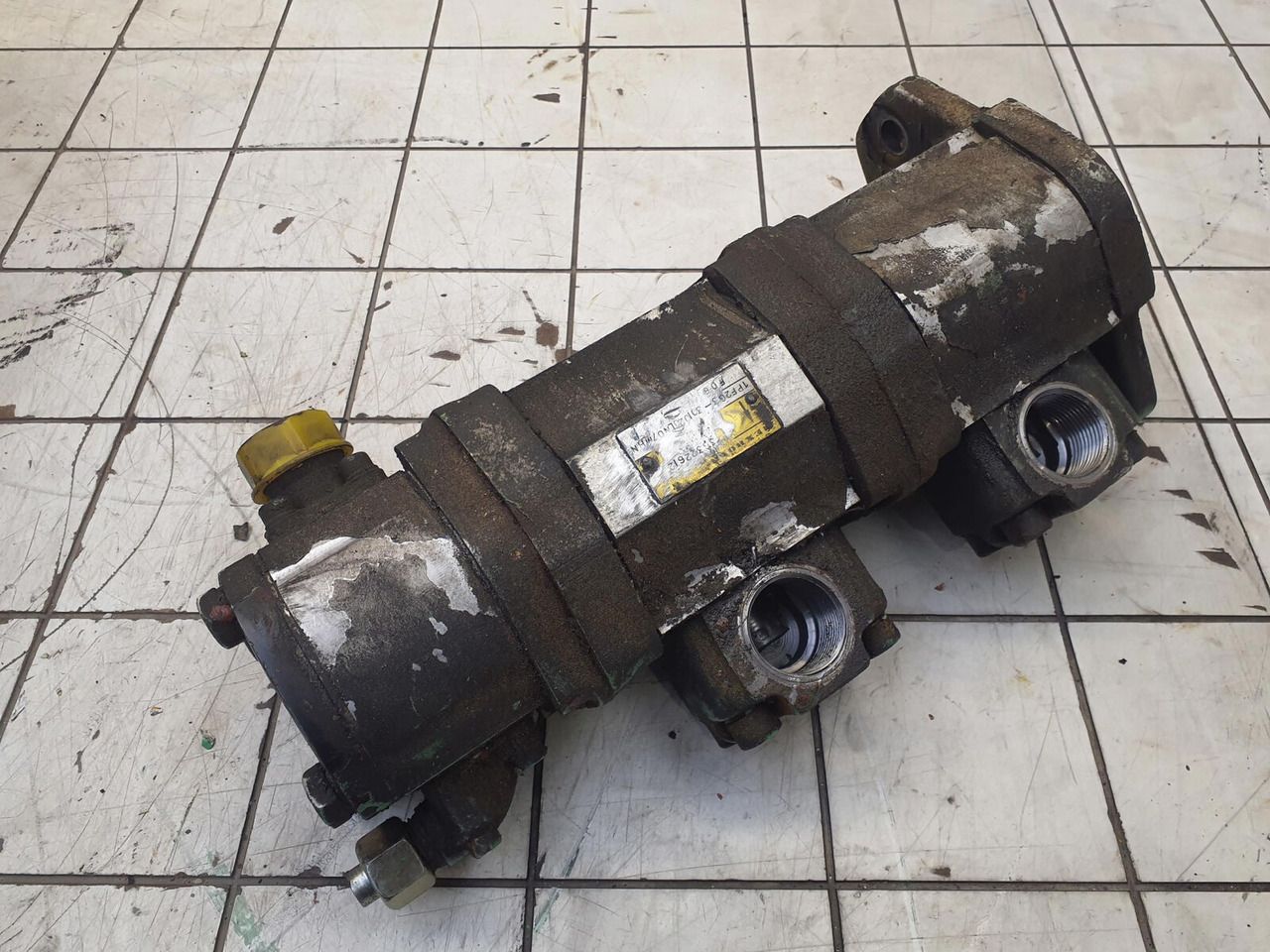 Krupp KMK 5100 3 way gear pump - Bomba hidráulica para Autogrúa: foto 3 Krupp KMK 5100 3 way gear pump - Bomba hidráulica para Autogrúa: foto 3