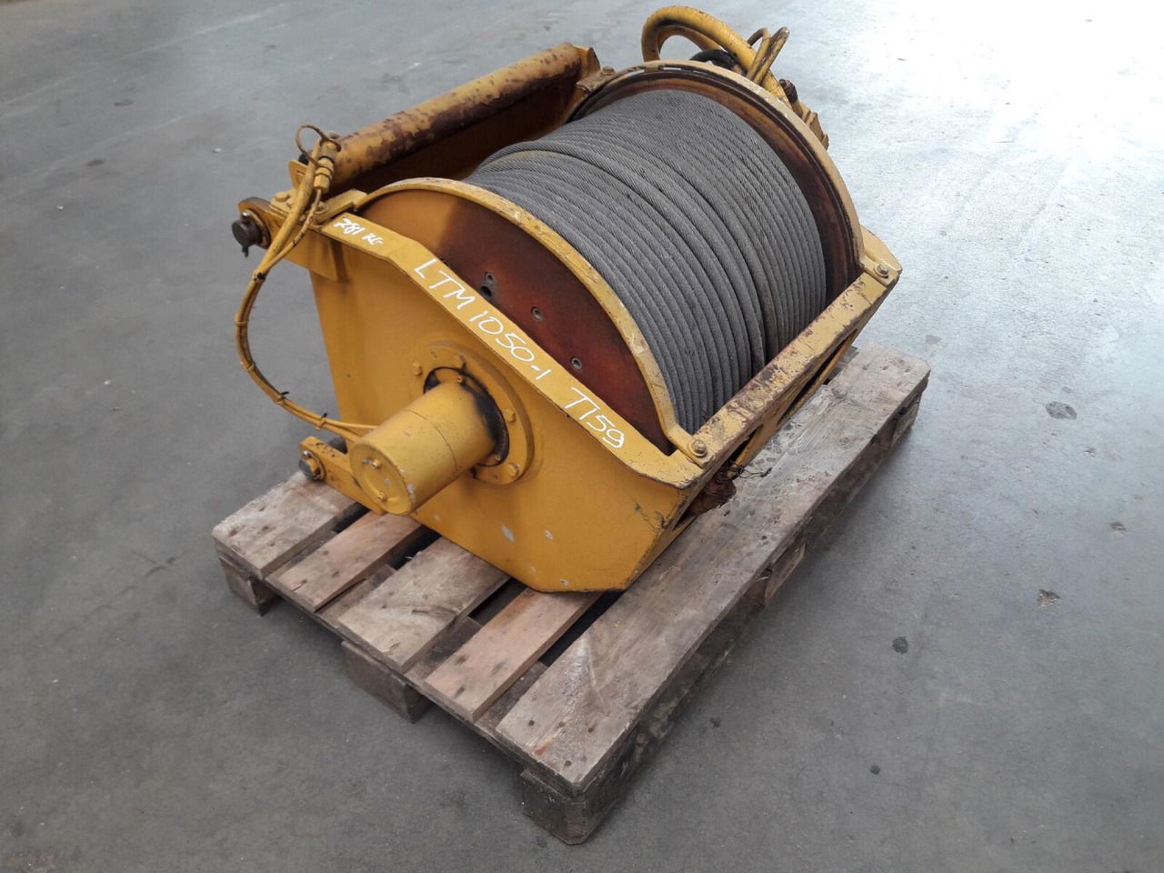 Liebherr LTM 1050/1 Auxiliary hoisting gear 913847008, 929890608, 510233608, 927551001 - Cabrestante para Autogrúa: foto 4 Liebherr LTM 1050/1 Auxiliary hoisting gear 913847008, 929890608, 510233608, 927551001 - Cabrestante para Autogrúa: foto 4