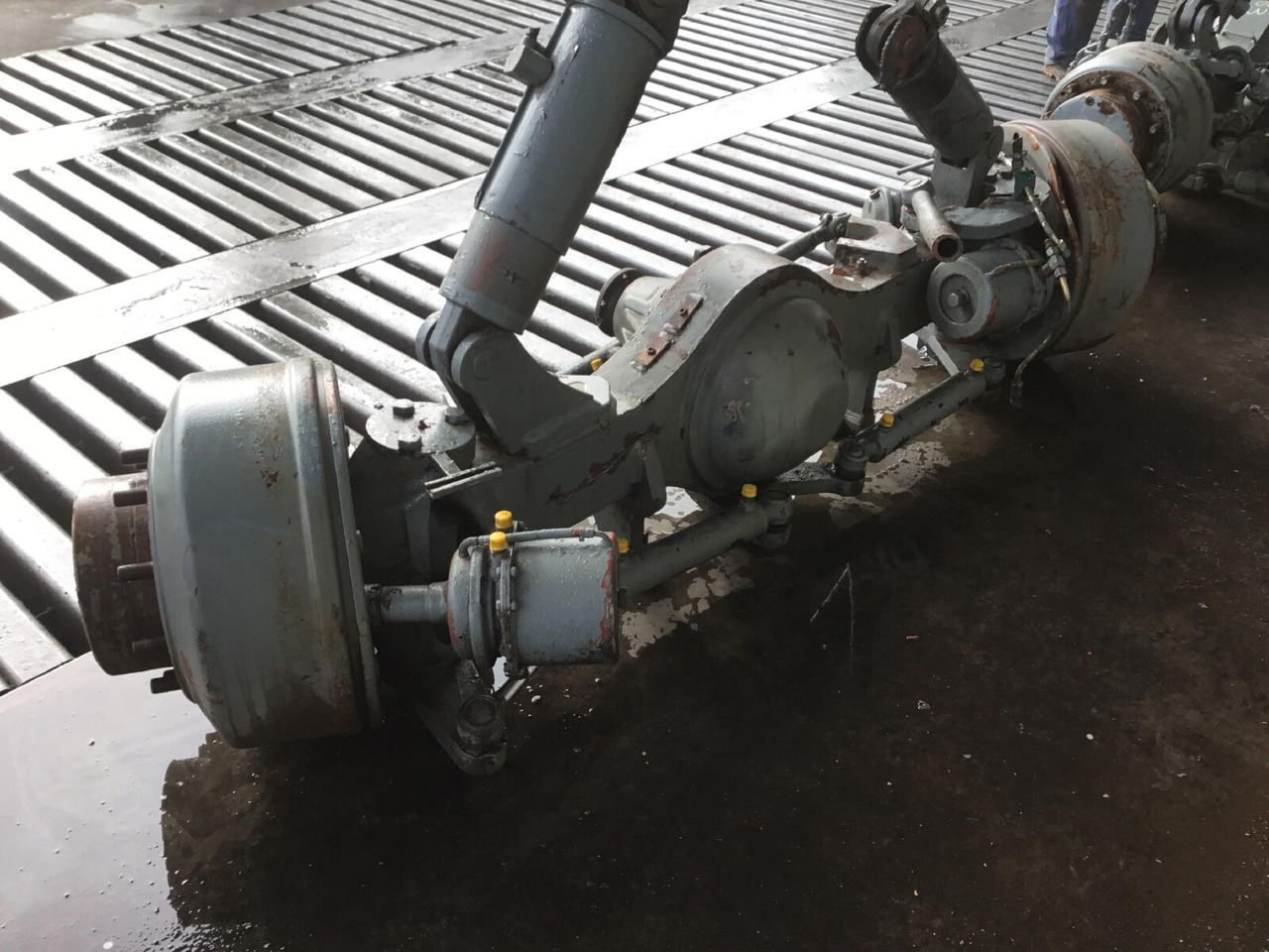 Liebherr LTM 1050-1 axle 1 - Eje y piezas para Autogrúa: foto 3 Liebherr LTM 1050-1 axle 1 - Eje y piezas para Autogrúa: foto 3