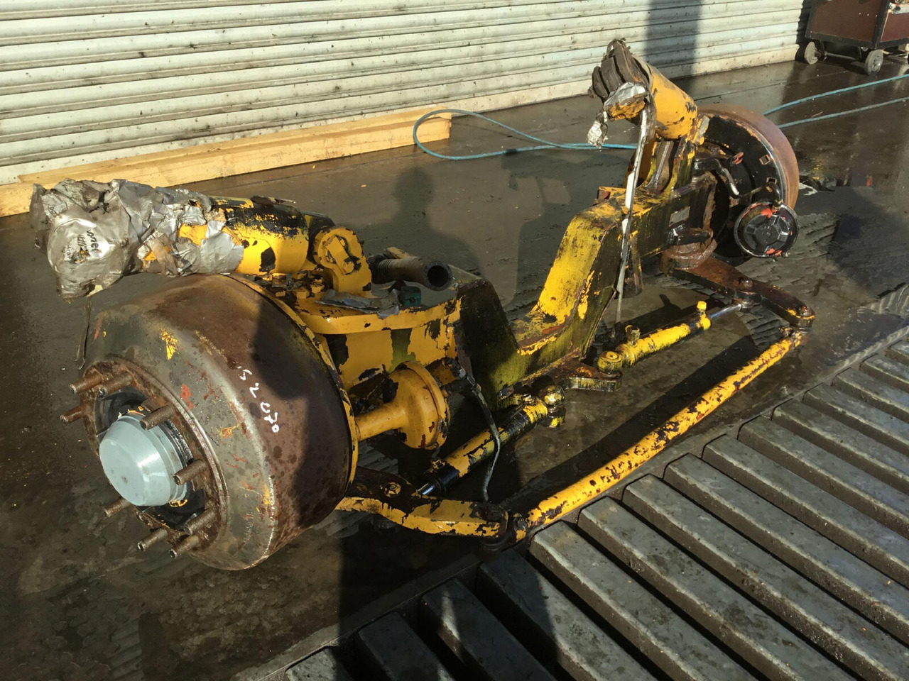 Liebherr LTM 1050-1 axle 2 - Eje y piezas para Autogrúa: foto 1 Liebherr LTM 1050-1 axle 2 - Eje y piezas para Autogrúa: foto 1