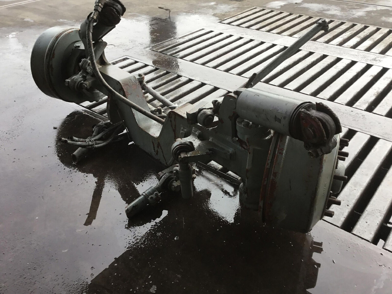 Liebherr LTM 1050-1 axle 2 - Eje y piezas para Autogrúa: foto 3 Liebherr LTM 1050-1 axle 2 - Eje y piezas para Autogrúa: foto 3