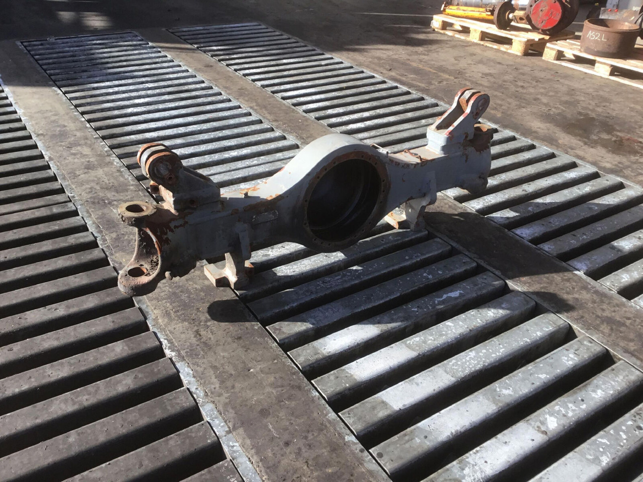 Liebherr LTM 1050-1 axle housing axle 3 - Eje y piezas para Autogrúa: foto 4 Liebherr LTM 1050-1 axle housing axle 3 - Eje y piezas para Autogrúa: foto 4