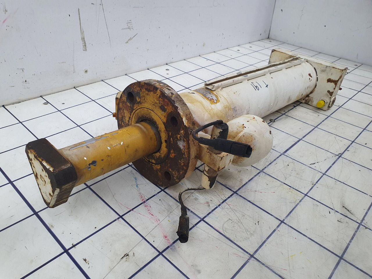Liebherr LTM 1050-1 ballast extension ram 512356508 - Cilindro hidráulico para Autogrúa: foto 2 Liebherr LTM 1050-1 ballast extension ram 512356508 - Cilindro hidráulico para Autogrúa: foto 2