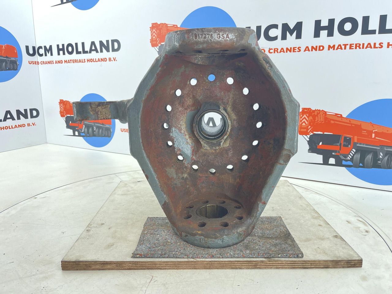 Liebherr LTM 1050-1 steering knuckle 16 holes axle 3 left 571316808, 571316708 - Mangueta para Autogrúa: foto 5 Liebherr LTM 1050-1 steering knuckle 16 holes axle 3 left 571316808, 571316708 - Mangueta para Autogrúa: foto 5