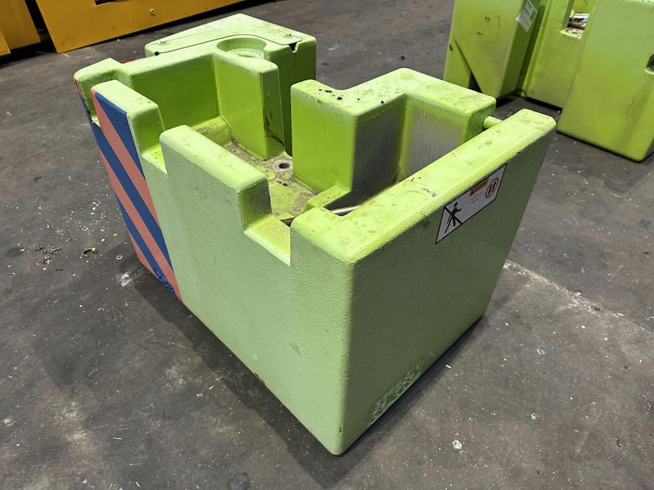 Liebherr LTM 1050-3.1 counterweight right 2.2 ton 964431008 - Contrapeso para Autogrúa: foto 3 Liebherr LTM 1050-3.1 counterweight right 2.2 ton 964431008 - Contrapeso para Autogrúa: foto 3