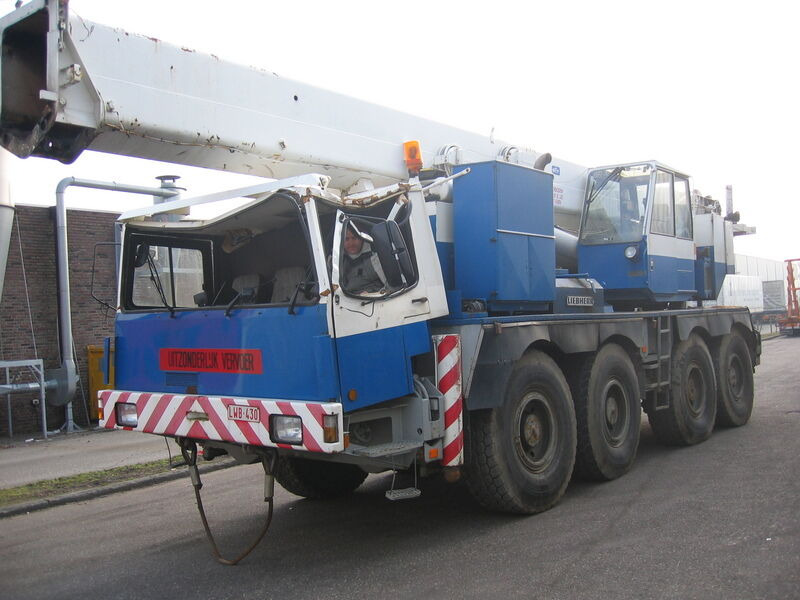 Liebherr LTM 1060`for parts - Grúa todo terreno: foto 1 Liebherr LTM 1060`for parts - Grúa todo terreno: foto 1