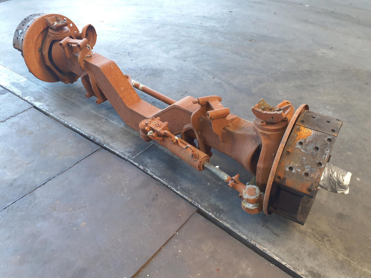 Liebherr LTM 1100-5.2 axle 3 - Eje y piezas para Autogrúa: foto 4 Liebherr LTM 1100-5.2 axle 3 - Eje y piezas para Autogrúa: foto 4