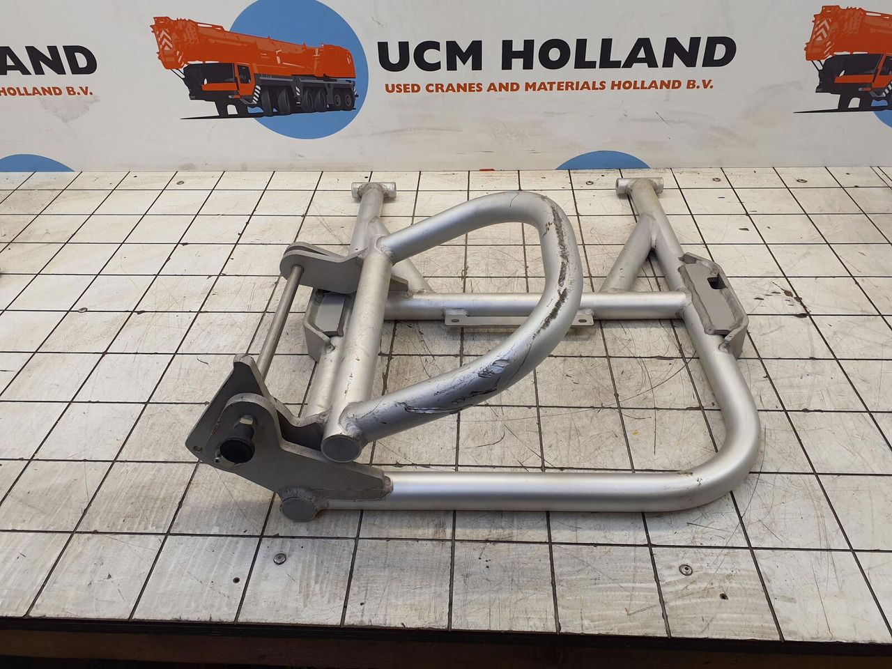 Liebherr LTM 1250-5.1 guard railing 40X500X760 10873016 - Carrocería y exterior para Autogrúa: foto 4 Liebherr LTM 1250-5.1 guard railing 40X500X760 10873016 - Carrocería y exterior para Autogrúa: foto 4