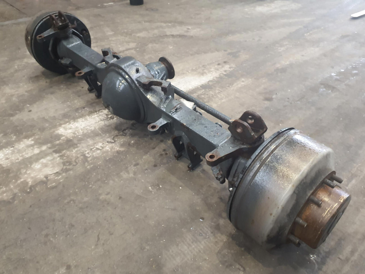 Liebherr LTM 1400-7.1 axle 6 - Eje y piezas para Grúa: foto 3 Liebherr LTM 1400-7.1 axle 6 - Eje y piezas para Grúa: foto 3