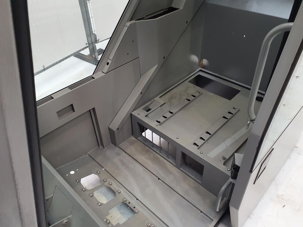 Liebherr LTM upper cab 9164153G - Cabina para Grúa: foto 3 Liebherr LTM upper cab 9164153G - Cabina para Grúa: foto 3
