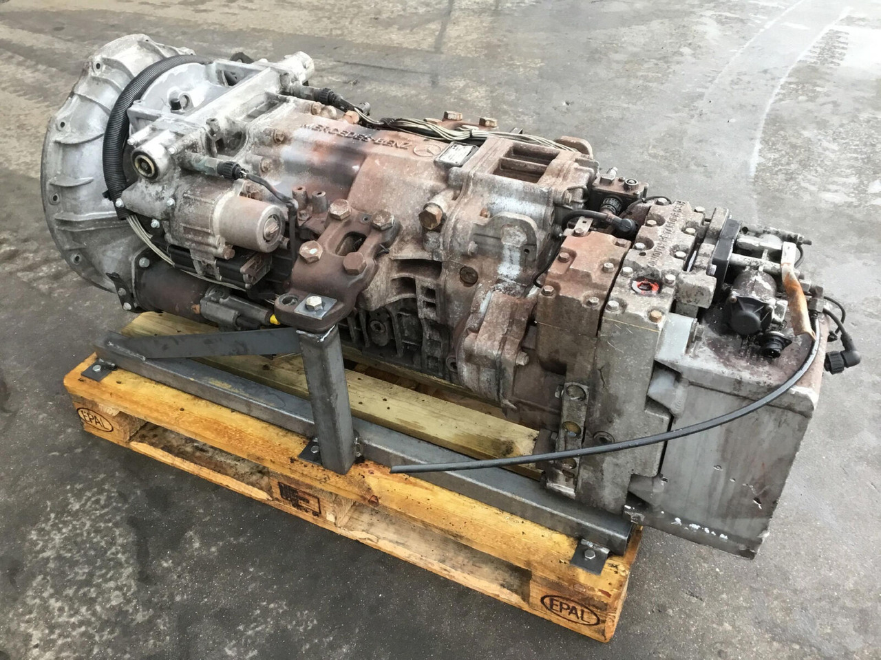 Mercedes-Benz AC 100 gearbox Mercedes benz G240-1 - Caja de cambios para Autogrúa: foto 3 Mercedes-Benz AC 100 gearbox Mercedes benz G240-1 - Caja de cambios para Autogrúa: foto 3
