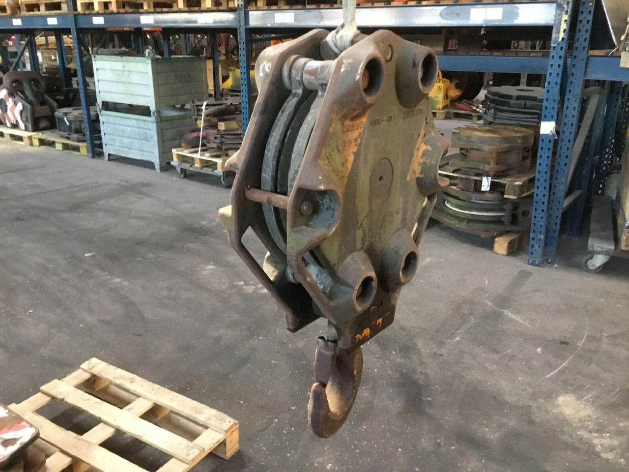 Liebherr Hookblock 13mm 1 sheave 10t 9127 672 08 E - Piezas de recambio para Autogrúa: foto 3 Liebherr Hookblock 13mm 1 sheave 10t 9127 672 08 E - Piezas de recambio para Autogrúa: foto 3