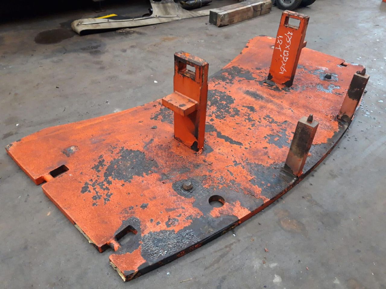 Terex AC 205 counterweight 1,2 ton 58750740 - Contrapeso para Autogrúa: foto 3 Terex AC 205 counterweight 1,2 ton 58750740 - Contrapeso para Autogrúa: foto 3